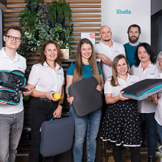 Tým Libella design, který se o vás v roce 2024 staral (zleva): Kryštof Veis, Verča Liďáková, Bára Filsáková, Věra Vystrčilová, Petra Kuláčková, Zdeňka Faltýnková, (nahoře zleva) Karel Eliáš, Robert Náhlý.