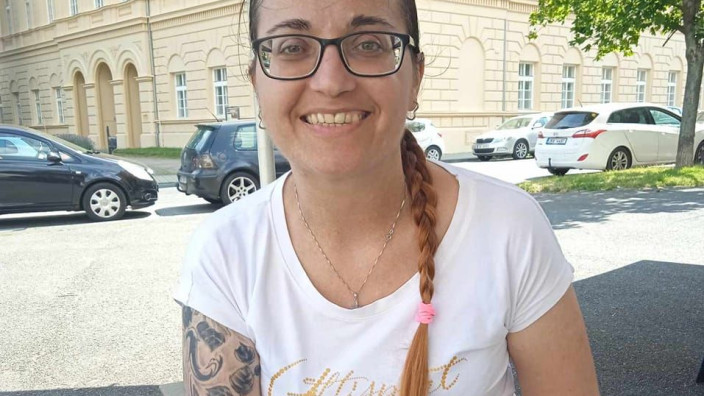 iva-r.jpg