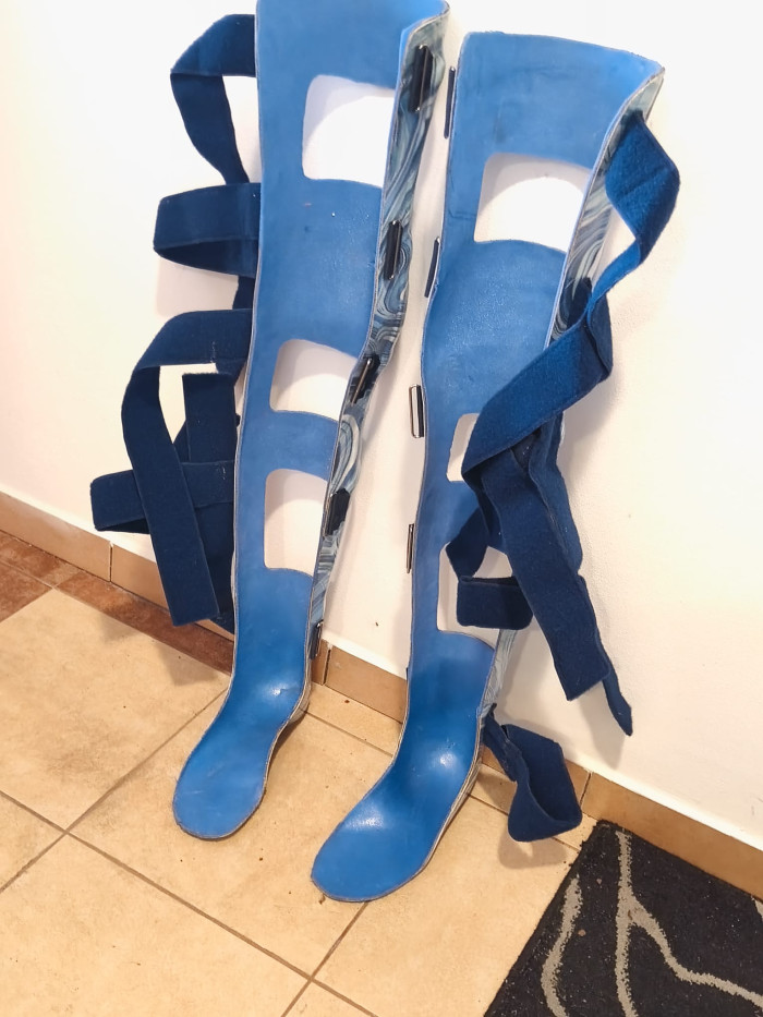 ortezy-cca-na-180-cm_2.jpg - nabízel jsem zdarma, nikdo se neozval, tak tedy prodávám za dvě láhve dobrého červeného vína .... Smetana 602562256