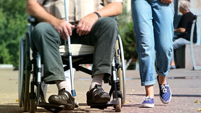 wheelchair-1629490_640.jpg